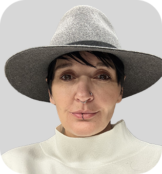 Adriana-Manygoats-De-Julio